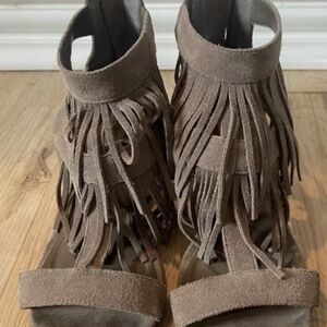 Steve Madden Amaaya Suede Fringe Boho Western Wedge Sandal Size 8.5
